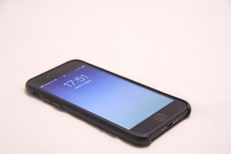 Coque cuir pour iPhone 15 Pro